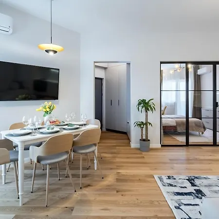 公寓 Stunning Views 3br Sunny Flat - 3 Superb Balconies 布加勒斯特