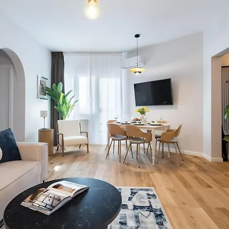 Stunning Views 3br Sunny Flat - 3 Superb Balconies 公寓 *