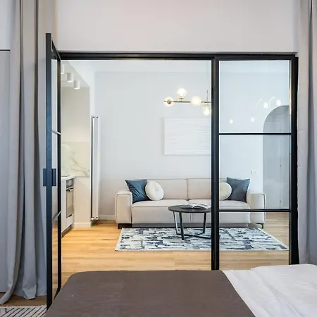 Stunning Views 3br Sunny Flat - 3 Superb Balconies 布加勒斯特