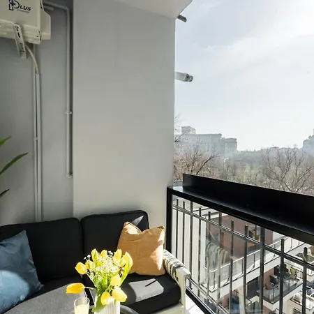 Stunning Views 3br Sunny Flat - 3 Superb Balconies Apartment