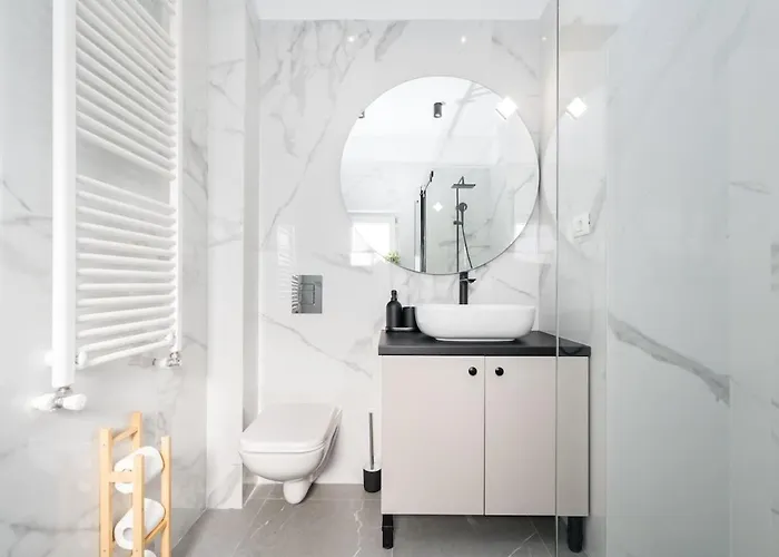 Stunning Views 3br Sunny Flat - 3 Superb Balconies Апартаменти