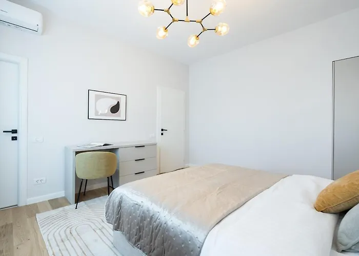 Stunning Views 3br Sunny Flat - 3 Superb Balconies *