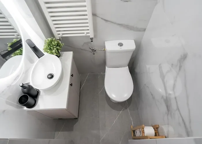 Stunning Views 3br Sunny Flat - 3 Superb Balconies Апартаменти