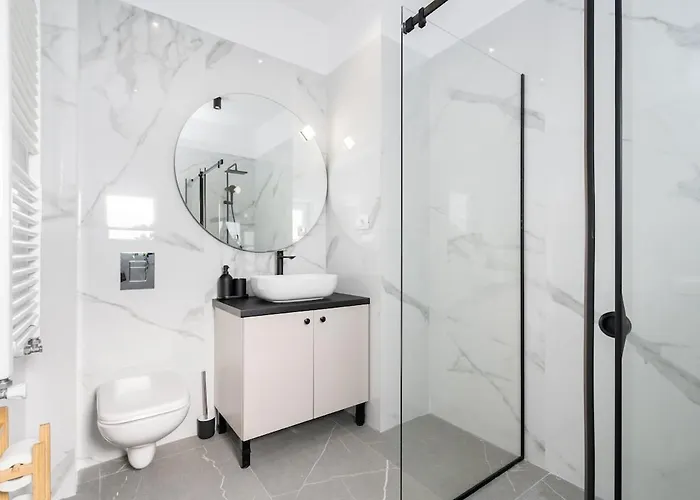 דירה Stunning Views 3br Sunny Flat - 3 Superb Balconies