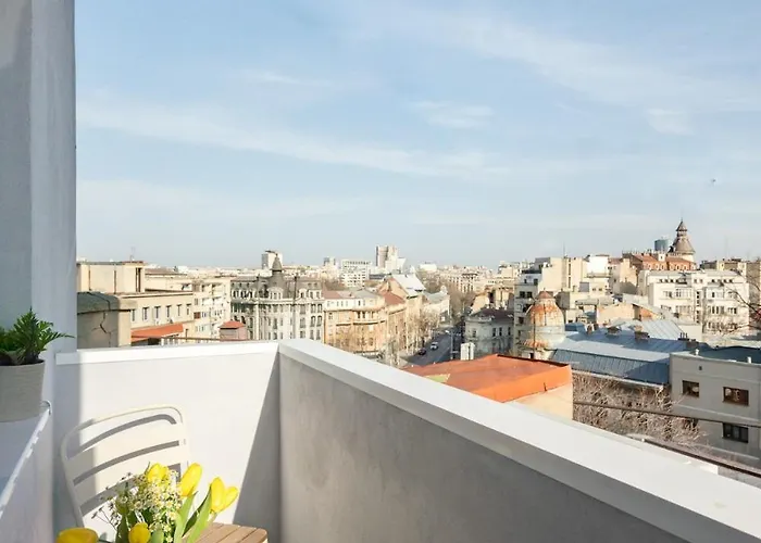 Stunning Views 3br Sunny Flat - 3 Superb Balconies Апартаменти Бухарест