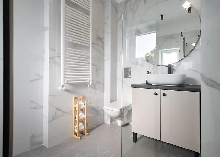 Stunning Views 3br Sunny Flat - 3 Superb Balconies 부쿠레슈티