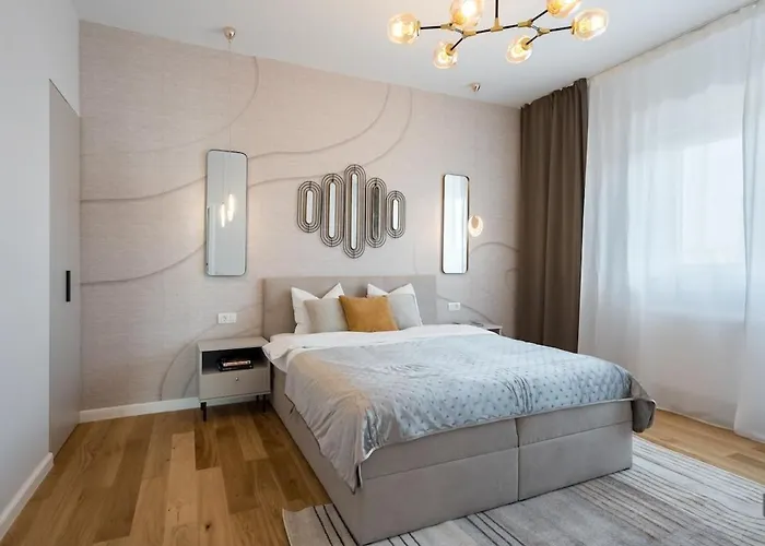 Stunning Views 3br Sunny Flat - 3 Superb Balconies *