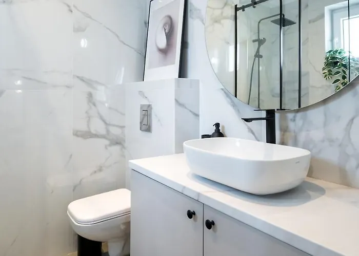 Апартаменти Stunning Views 3br Sunny Flat - 3 Superb Balconies