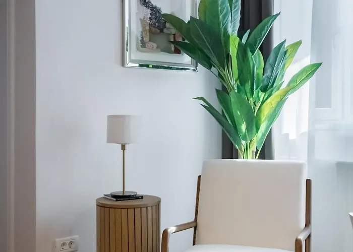 Stunning Views 3br Sunny Flat - 3 Superb Balconies Апартаменти *