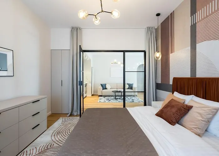 Апартаменти Stunning Views 3br Sunny Flat - 3 Superb Balconies Бухарест