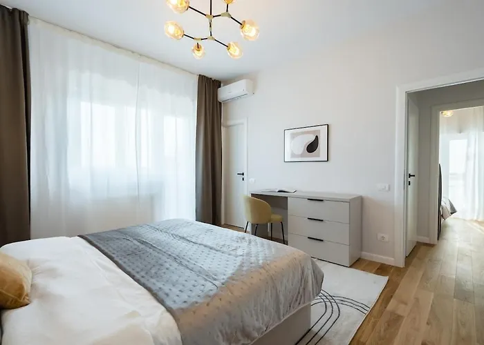 Stunning Views 3br Sunny Flat - 3 Superb Balconies Апартаменти Бухарест