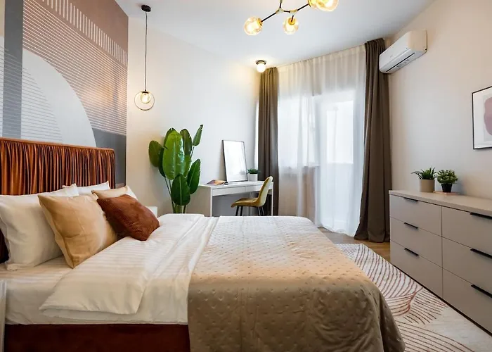 Апартаменти Stunning Views 3br Sunny Flat - 3 Superb Balconies Бухарест