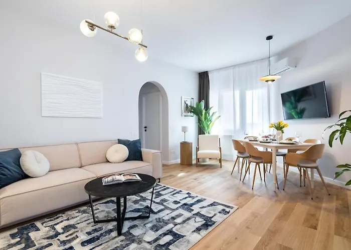 Stunning Views 3br Sunny Flat - 3 Superb Balconies *