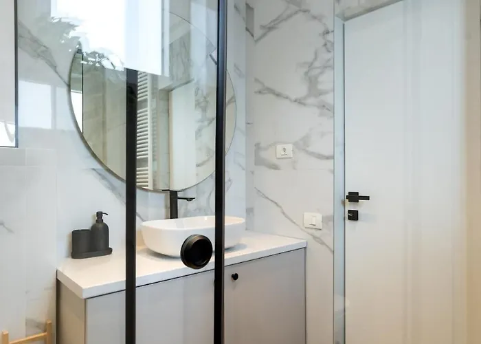 דירה Stunning Views 3br Sunny Flat - 3 Superb Balconies בוקרשט