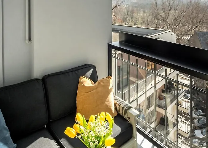 דירה Stunning Views 3br Sunny Flat - 3 Superb Balconies